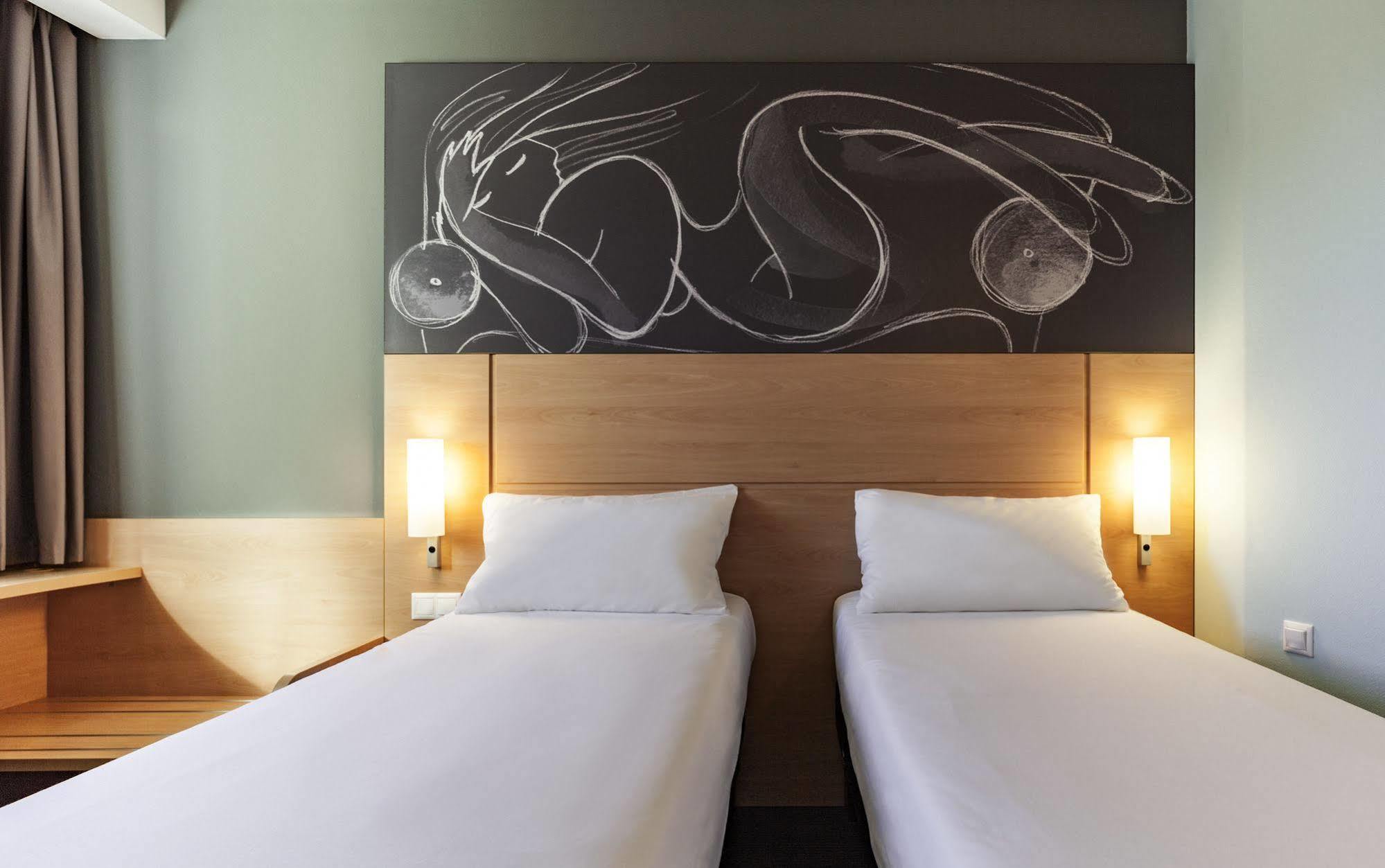 Ibis Lyon Villefranche Sur Saone Limas エクステリア 写真